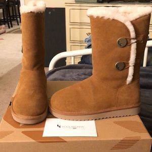 BRAND NEW! Size 6 Koolaburra by UGG